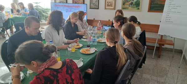 Ismét  jártak nálunk iskolások a  „Tanítsunk Magyarországért!” program keretében!