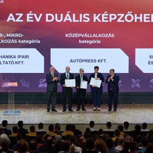 Hatalmas megtiszteltetésben volt része cégünknek a Szakma Sztár megnyitó ünnepségén!